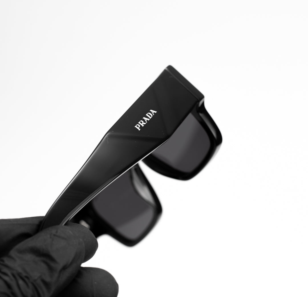 Prada 01